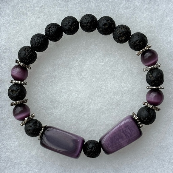 Purple and Black Beaded Bracelet in Gift Box - Picture 1 of 1